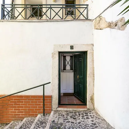 Apartamento Altido Bohemian Studio With Terrace By The Santa Apolonia Train Station