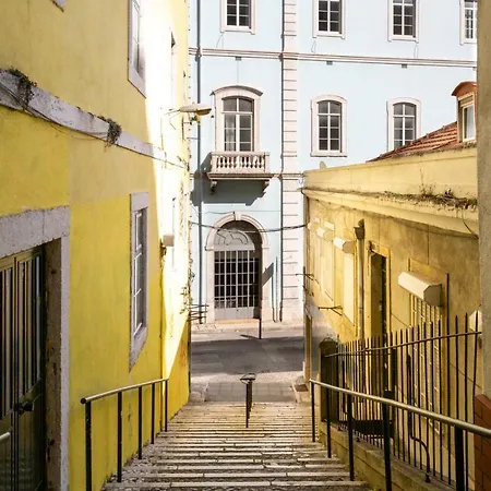 Altido Bohemian Studio With Terrace By The Santa Apolonia Train Station * Lisboa
